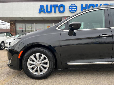 2017 Chrysler Pacifica Touring-L