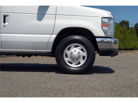 2013 Ford E-Series E-350 SD