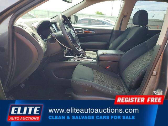2018 Nissan Pathfinder SV