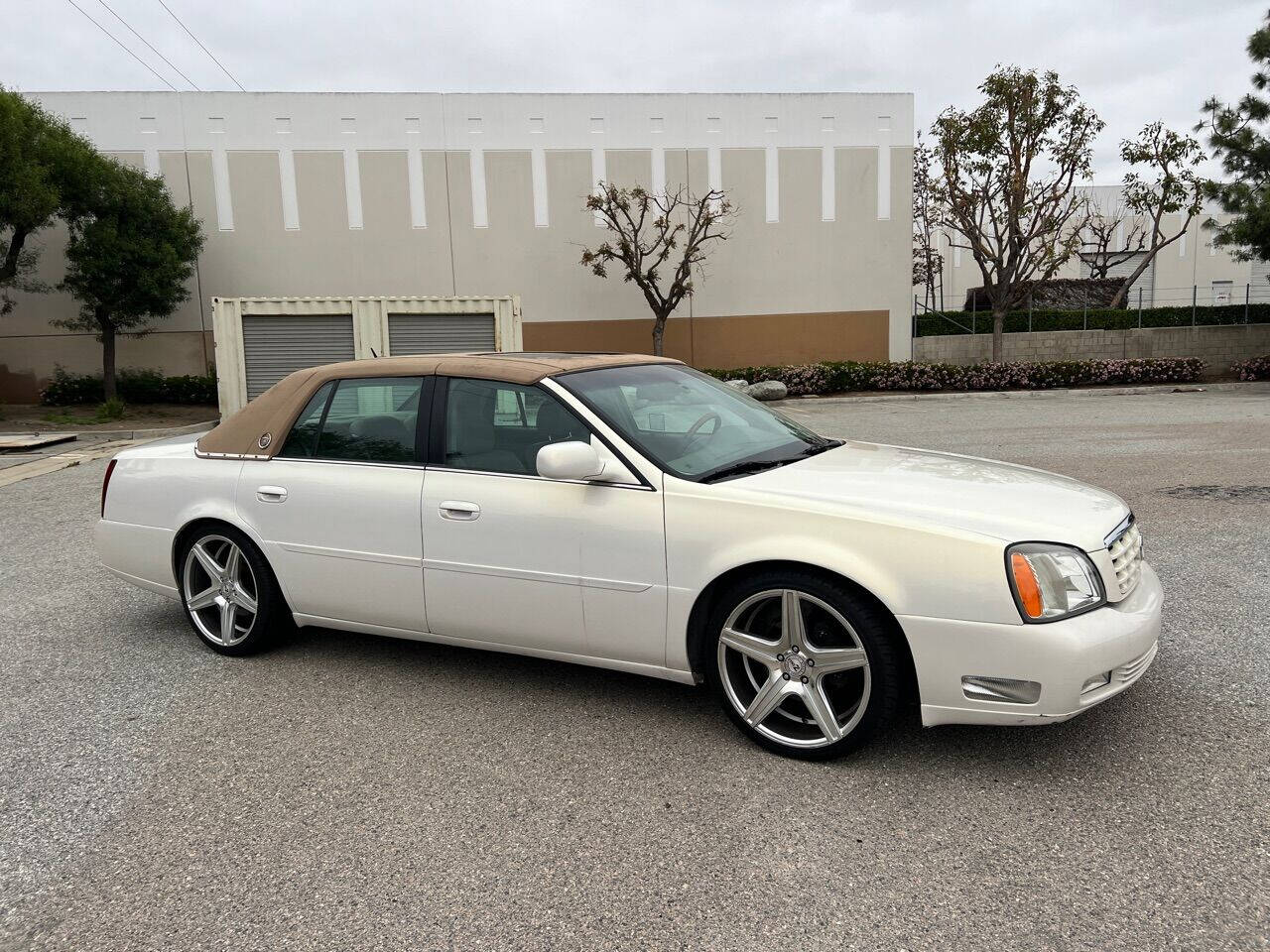 2005 Cadillac DeVille for sale at ZRV AUTO INC in Brea, CA