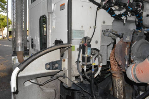 2023 Peterbilt 348 6 X 4 DAY CAB
