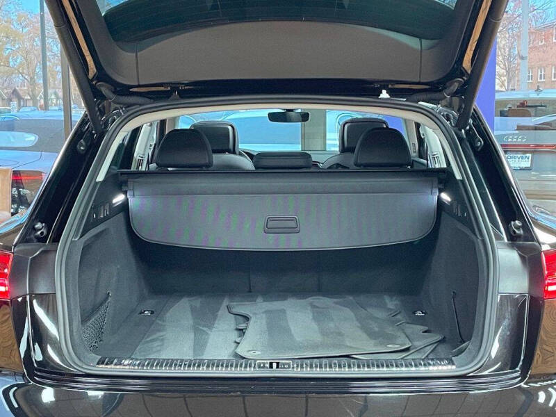 2021 Audi e-tron quattro Premium