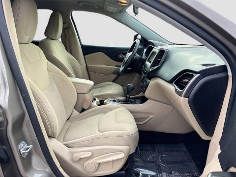 2019 Jeep Cherokee Latitude