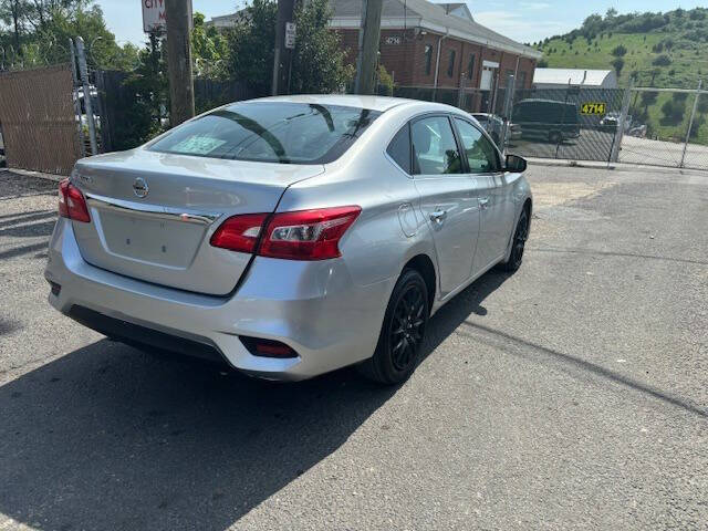 2017 Nissan Sentra S photo 5