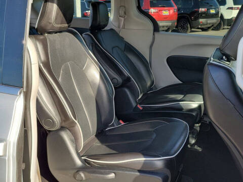2023 Chrysler Pacifica Plug-In Hybrid Limited