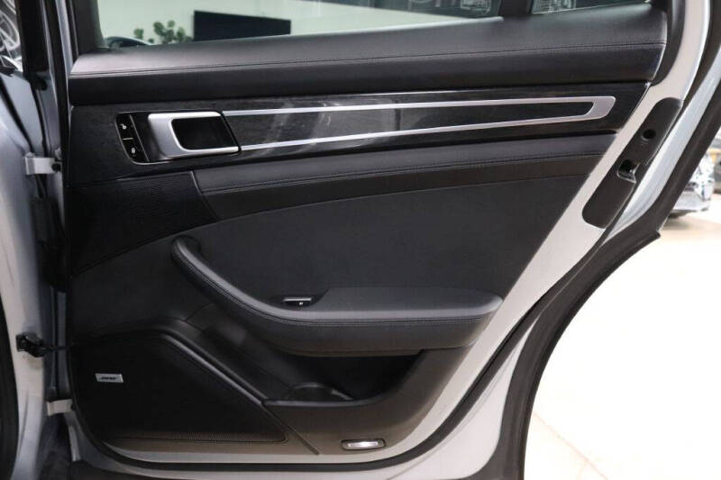 2017 Porsche Panamera Turbo