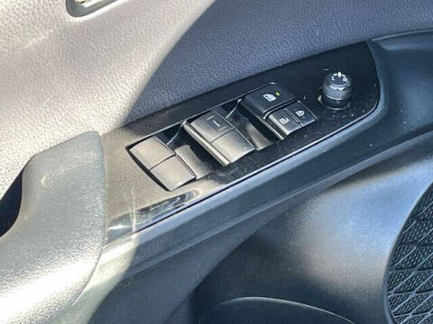 2021 Toyota Prius L Eco