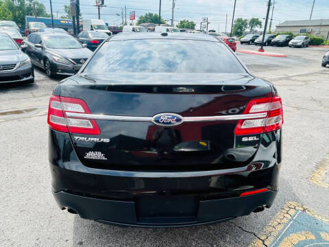 2013 Ford Taurus SEL