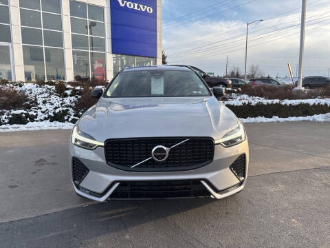 2023 Volvo XC60 B5 Plus Dark Theme