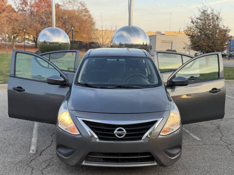 2019 Nissan Versa S Plus