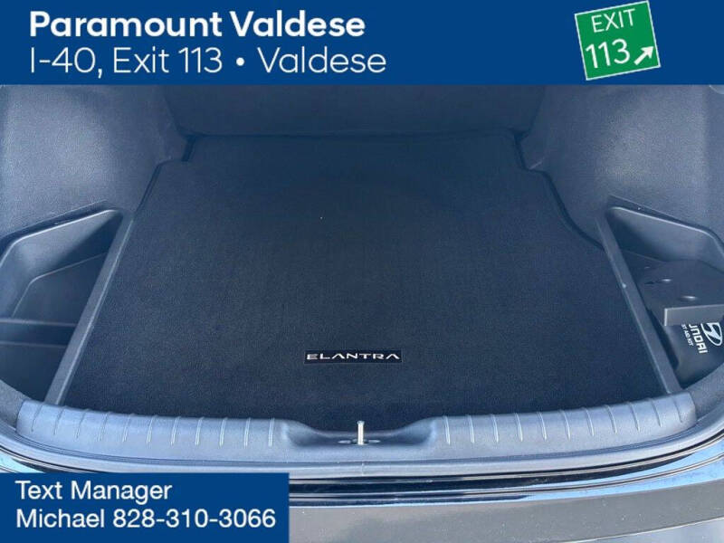 2024 Hyundai Elantra SE