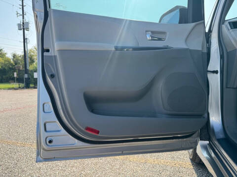 2013 Toyota Sienna SE 8-Passenger