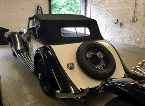 1935 Bentley Cutaway Door