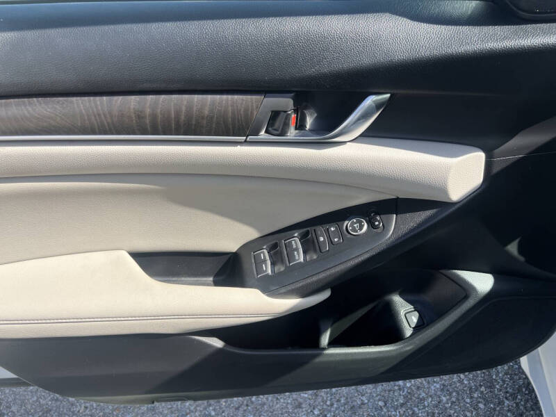 2020 Honda Accord Hybrid EX