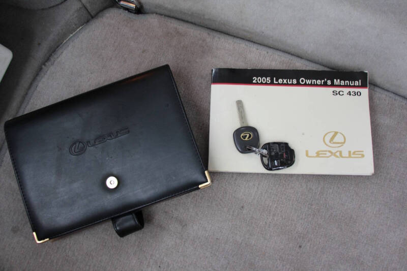 2005 Lexus SC 430