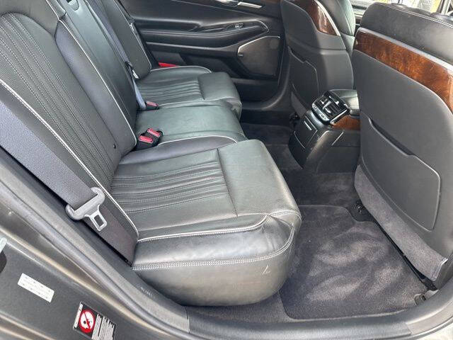 2018 Genesis G90