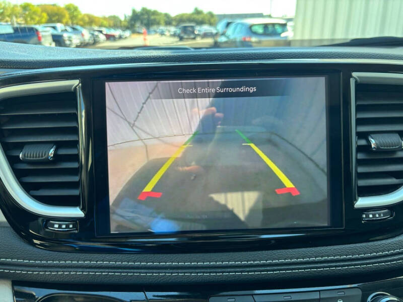 2024 Chrysler Pacifica Plug-In Hybrid Select