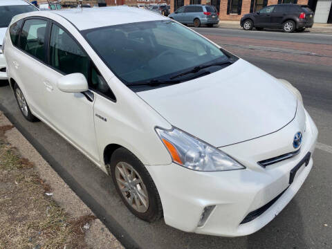 2012 Toyota Prius v Two