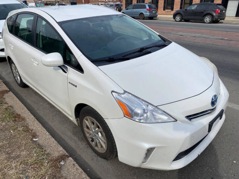 2012 Toyota Prius v Two