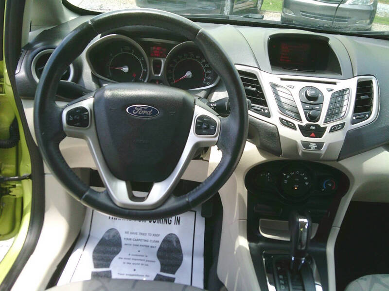 2013 Ford Fiesta SE