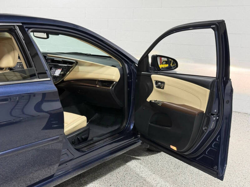 2018 Toyota Avalon Hybrid Limited