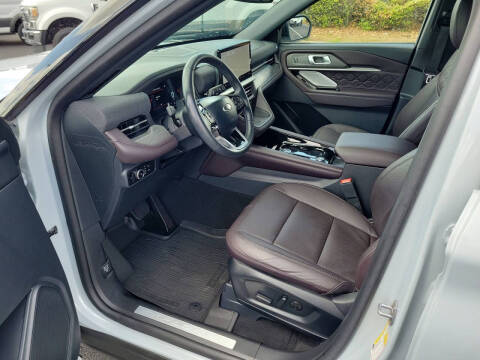 2025 Ford Explorer Platinum