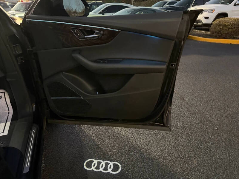 2019 Audi Q8 quattro Premium Plus 55 TFSI