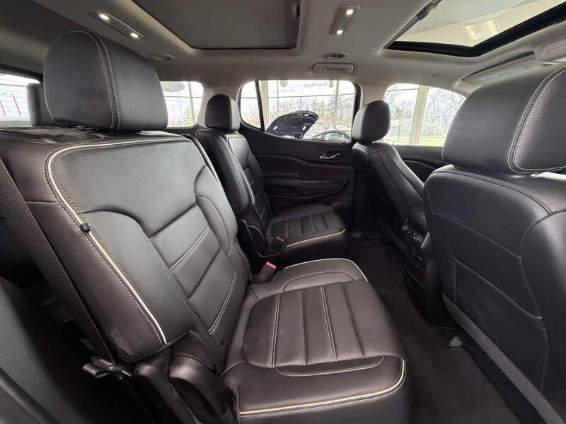 2022 GMC Acadia Denali