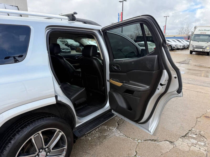2017 GMC Acadia Denali