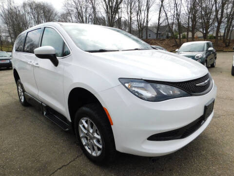 2022 Chrysler Voyager LX