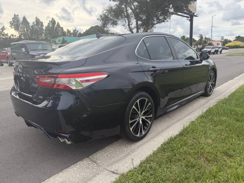 2020 Toyota Camry SE