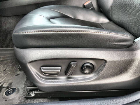 2020 Toyota Camry Hybrid XLE