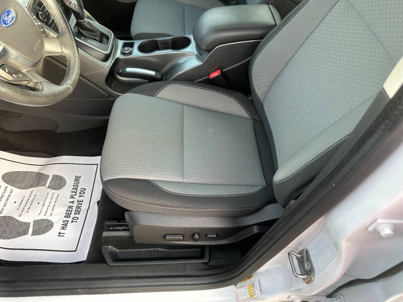 2017 Ford C-MAX Hybrid SE