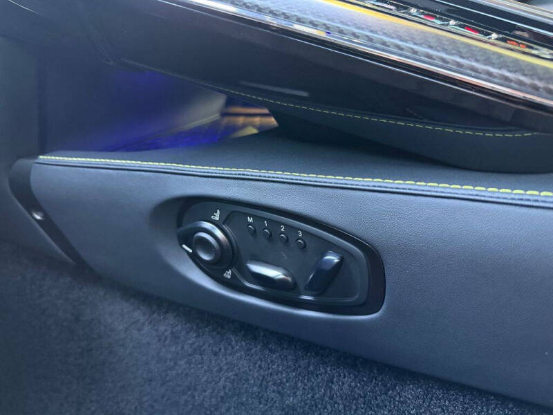 2025 Aston Martin Vantage