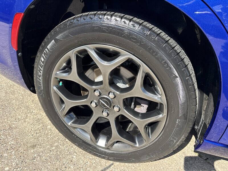 2018 Chrysler 300 S