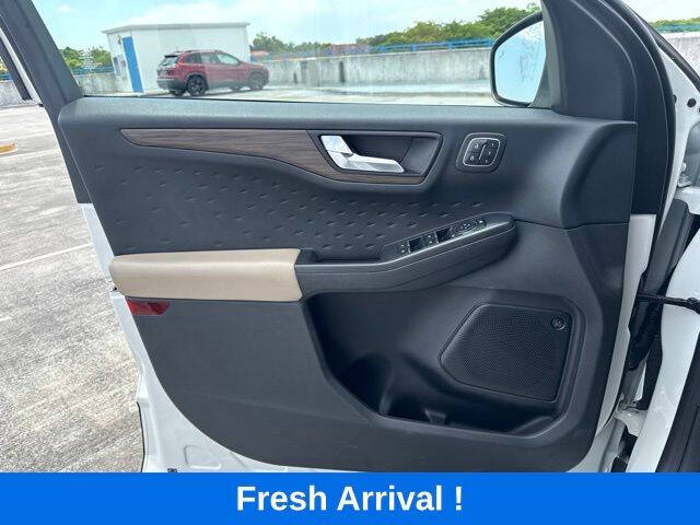 2020 Ford Escape Titanium