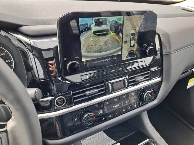 2024 Nissan Pathfinder SL