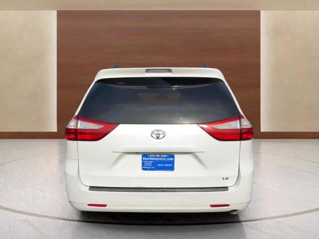 2016 Toyota Sienna LE 8-Passenger