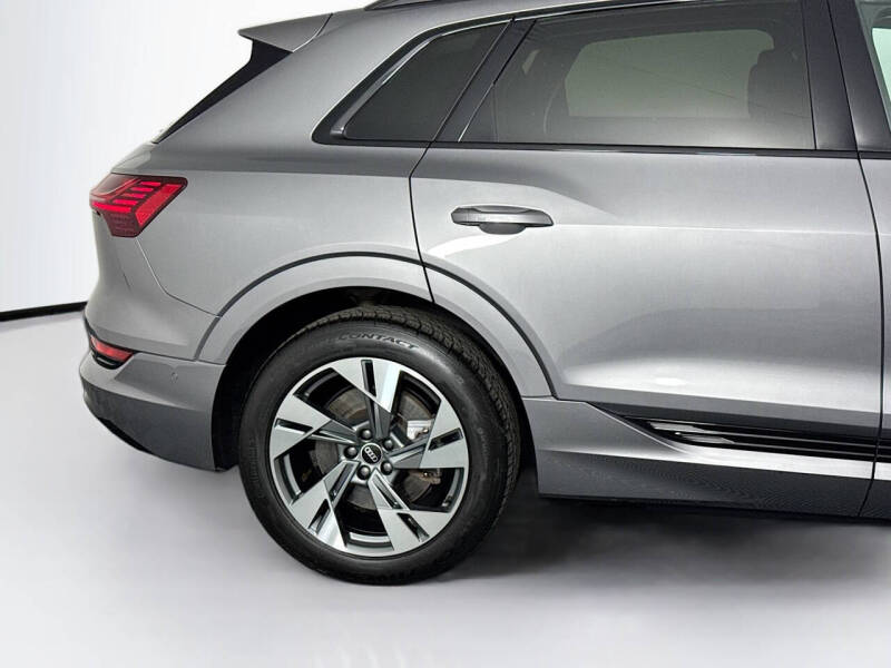 2021 Audi e-tron quattro Premium