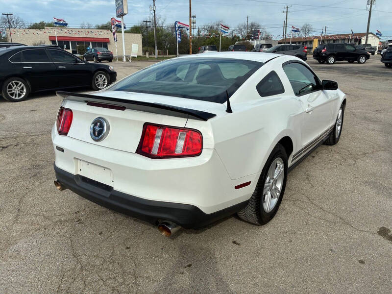 2012 Ford Mustang V6