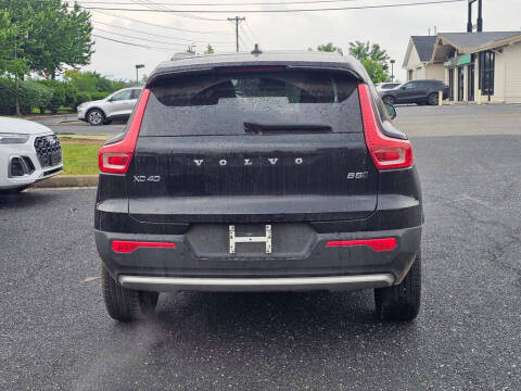 2023 Volvo XC40 B5 Plus Bright Theme