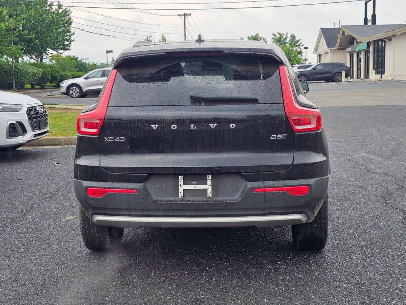 2023 Volvo XC40 B5 Plus Bright Theme