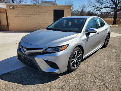 2020 Toyota Camry for sale at COOP'S AFFORDABLE AUTOS LLC in Otsego MI