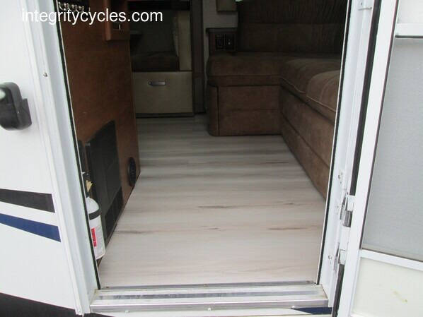 2020 Lance Camper 2465