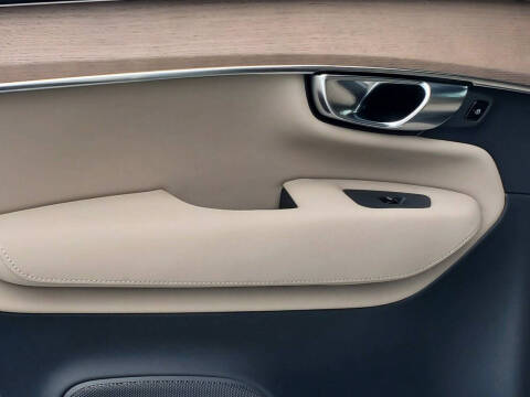 2025 Volvo XC90 B6 Core Bright Theme