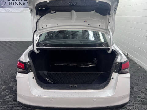 2025 Nissan Versa SR