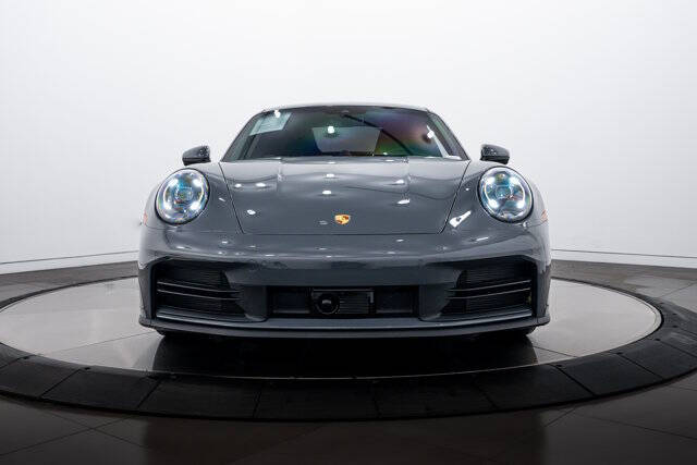 2025 Porsche 911 Carrera