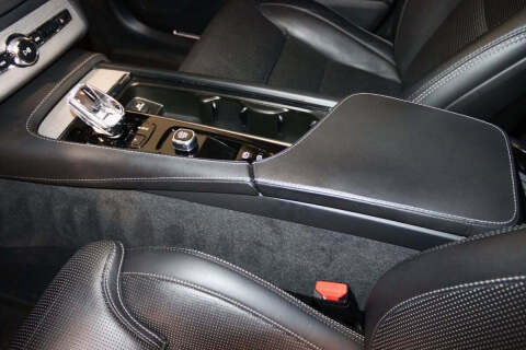 2023 Volvo XC90 B6 Ultimate Bright Theme 7P