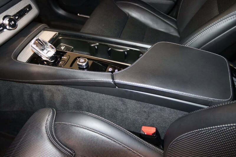 2023 Volvo XC90 B6 Ultimate Bright Theme 7P