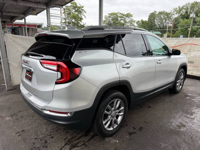 2022 GMC Terrain SLT